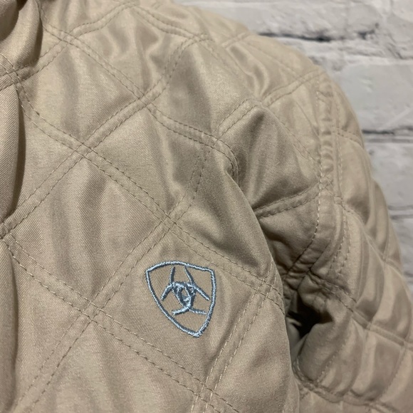 SOLD!✅ ARIAT Women’s Quilted Beige Zip Up Jacket Size Small - Picture 3 of 12
